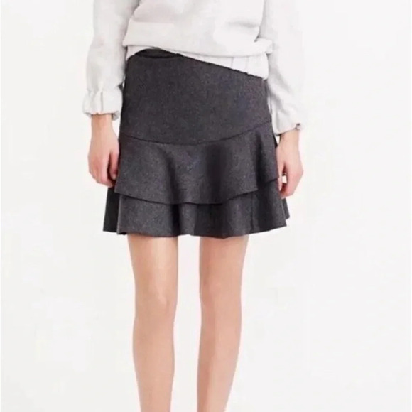J. CREW Heather Gray FLOUNCE SKIRT IN BONDED WOOL Ruffle tiered. Size 4 - Picture 1 of 8